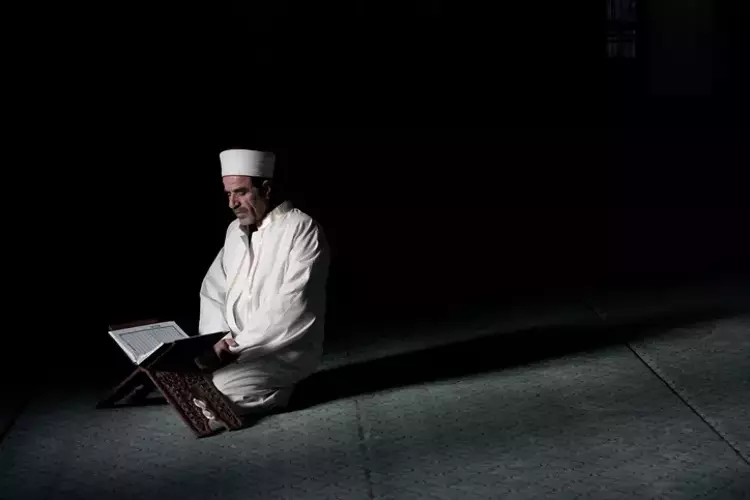 Crying While Reading Quran Meaning